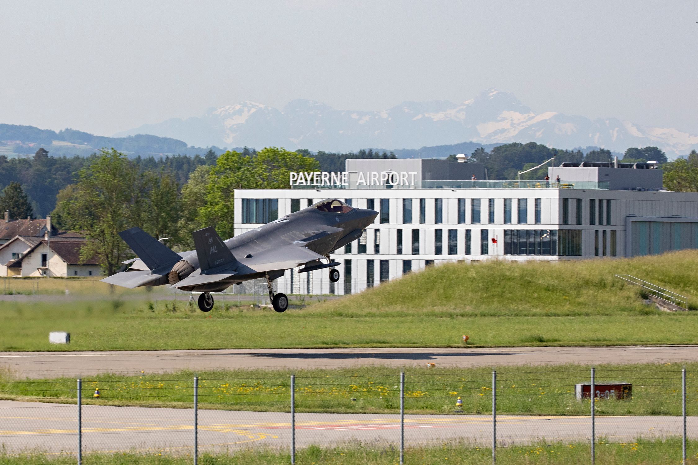 F-35A kurz vor dem Start auf dem Flugplatz in Payerne. 