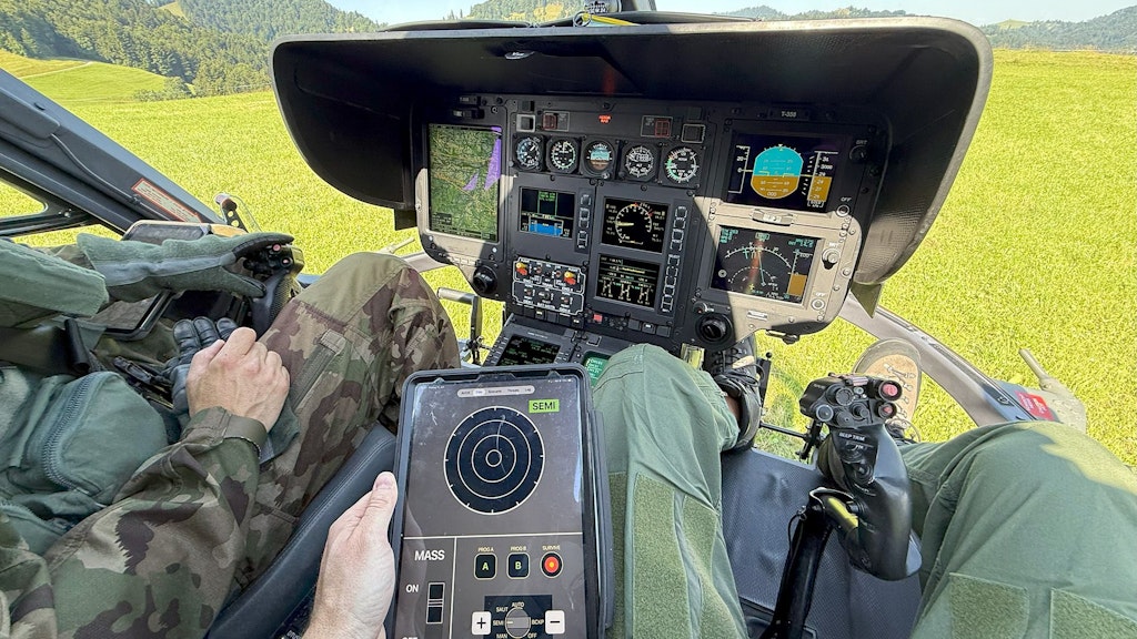 ISSYS on iPad App im Cockpit eines Eurocopter EC 635