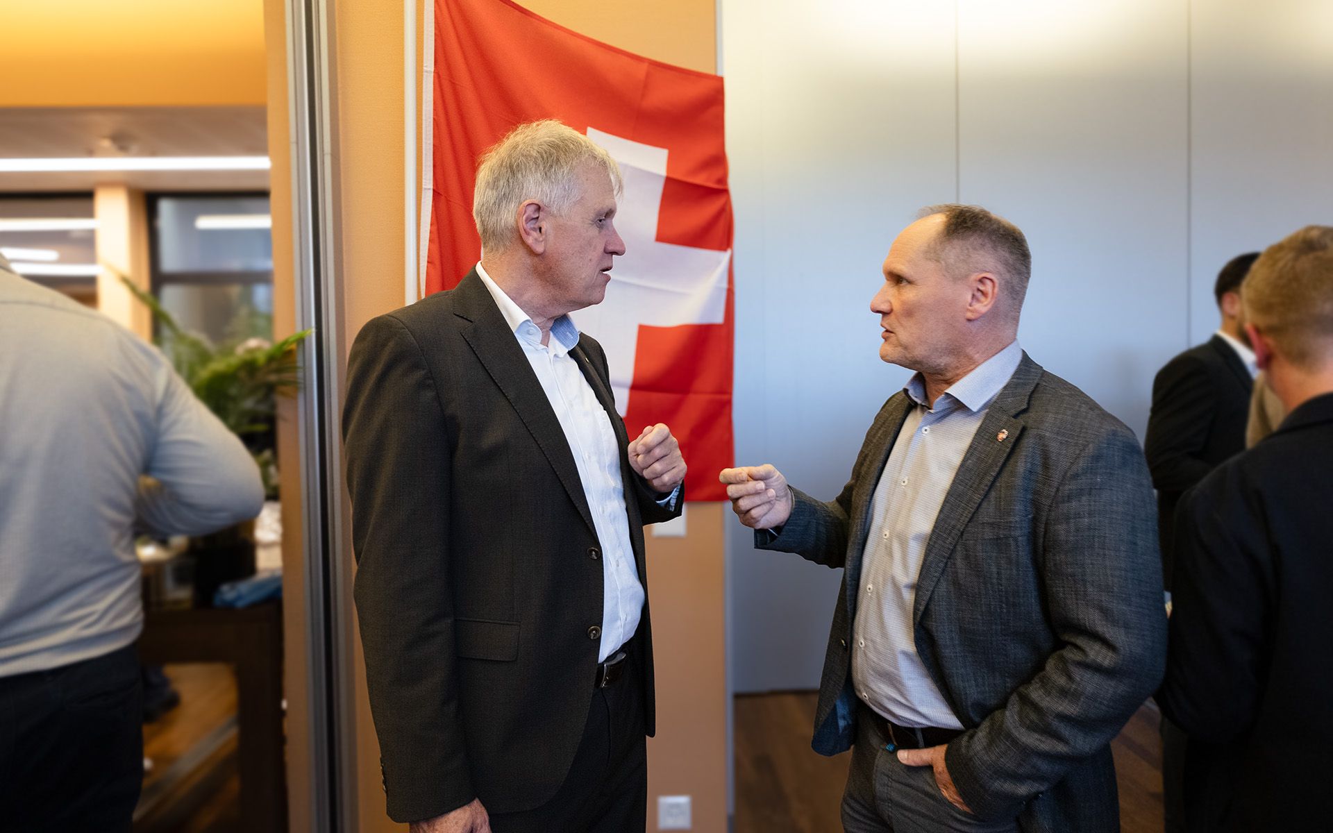 Verteidigungsattaché, Fregattenkapitän Per Fritz Weiler und Walter Gerhard, Fachbereichsleiter Wirkung Boden