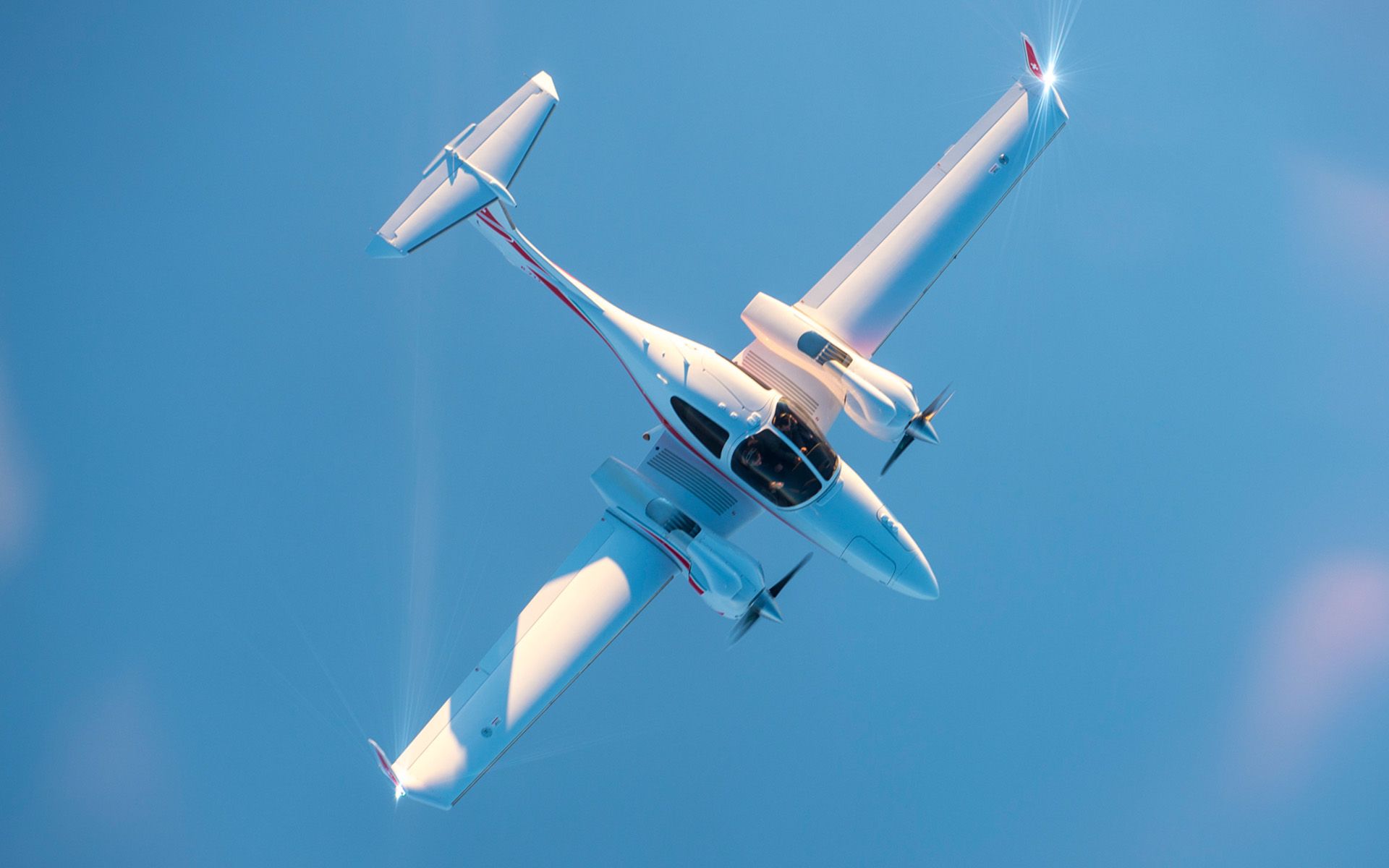 Diamond DA42 (R-711) 