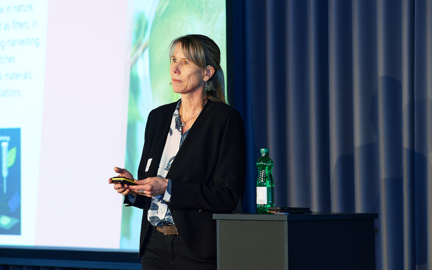 Tanja Zimmermann während seiner Rede auf dem Textilsymposium 2024.