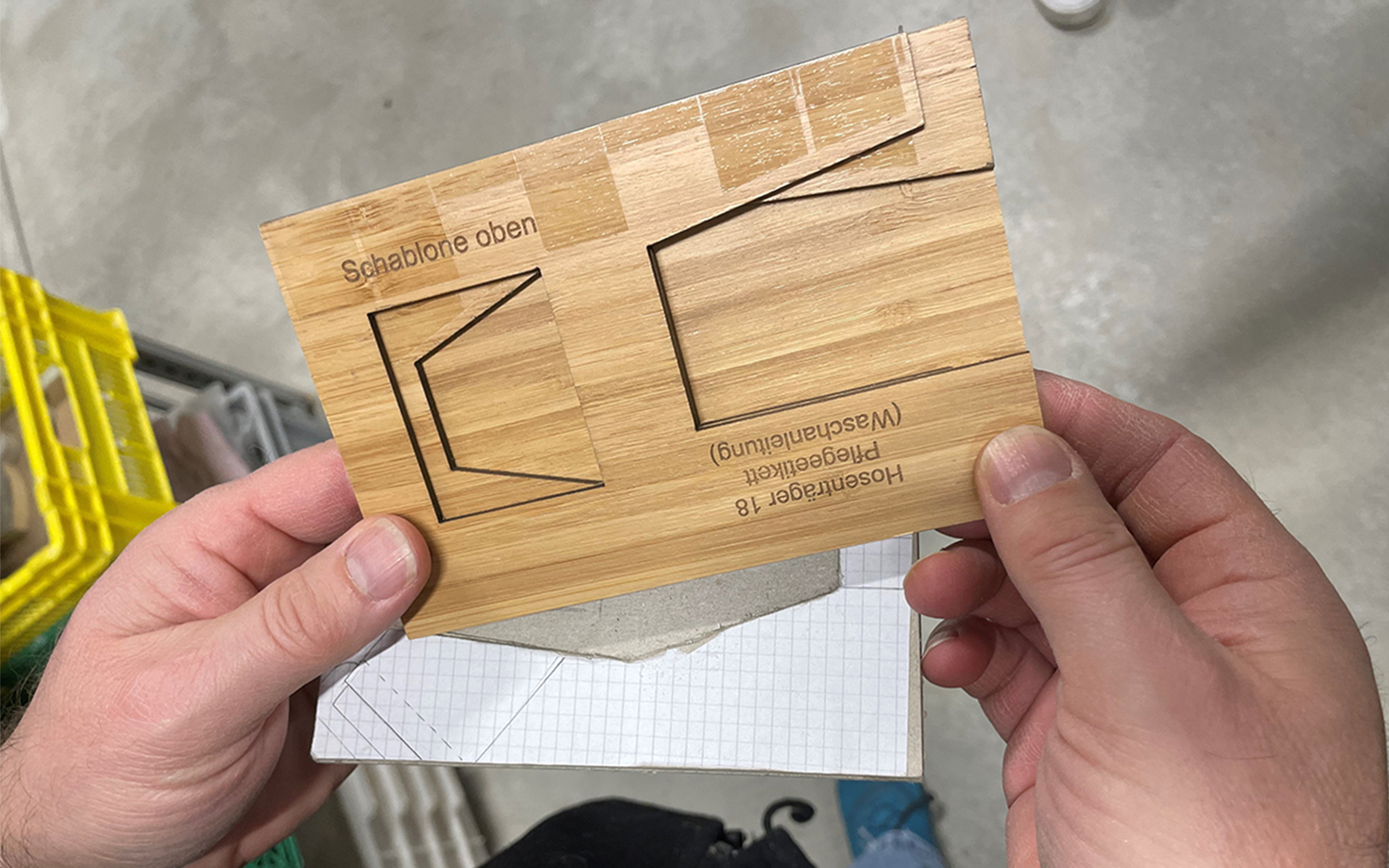 Die Schablonen zur Arbeitserleichterung werden hausintern hergestellt