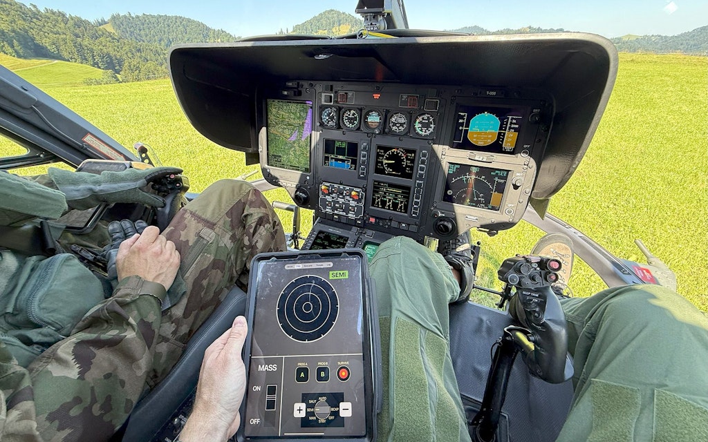 ISSYS on iPad App im Cockpit eines Eurocopter EC 635