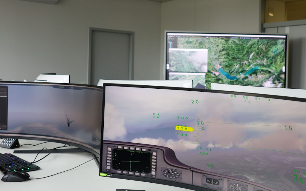 zwei Simulatoren im SimLab mit einer Operationssphären-übergreifenden Simulationsplattform