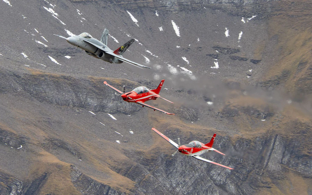 Jet- und Trainingsflugzeuge PC-21 & PC-7 der Luftwaffe