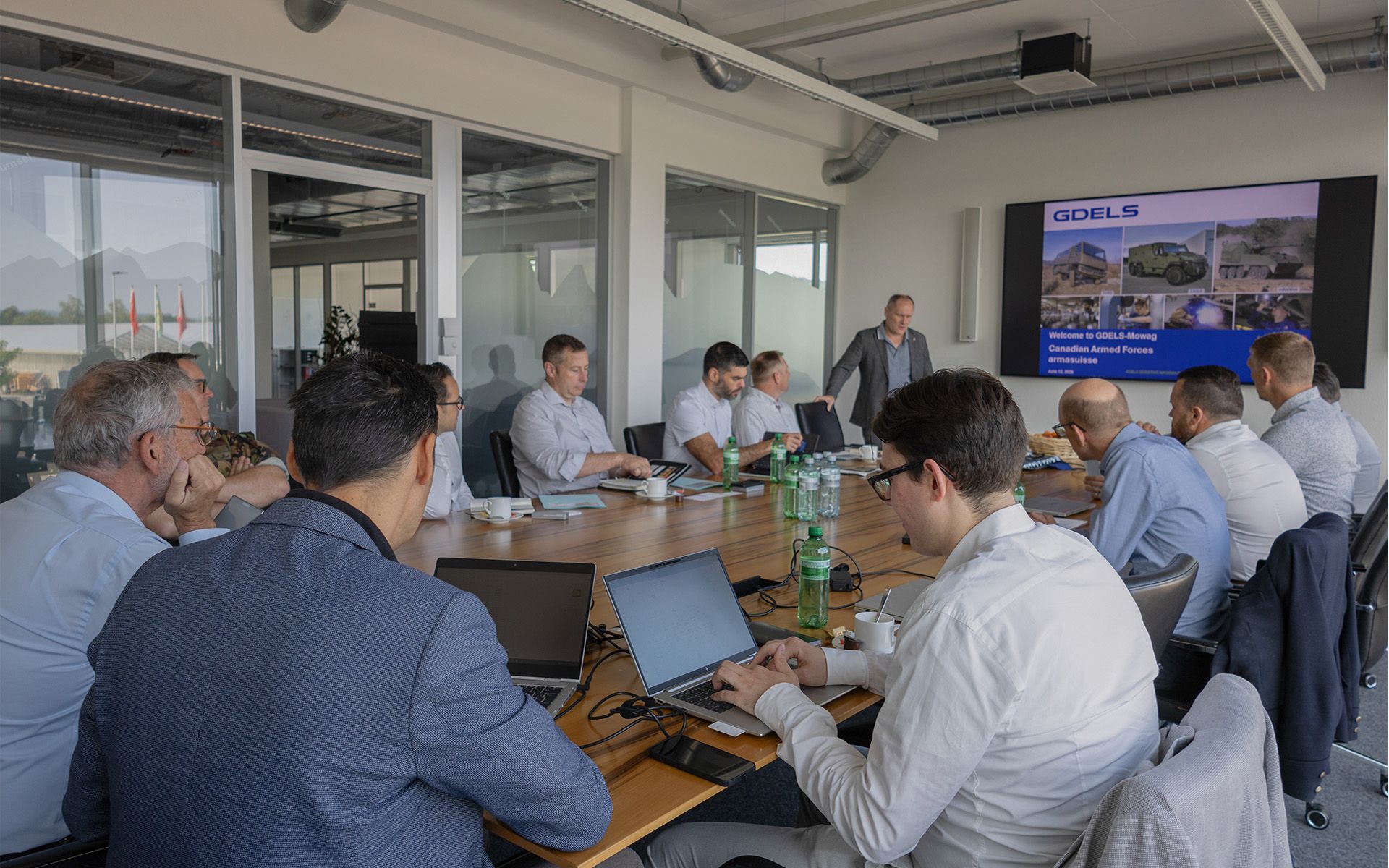 Intensive technical discussions were held and experiences exchanged.