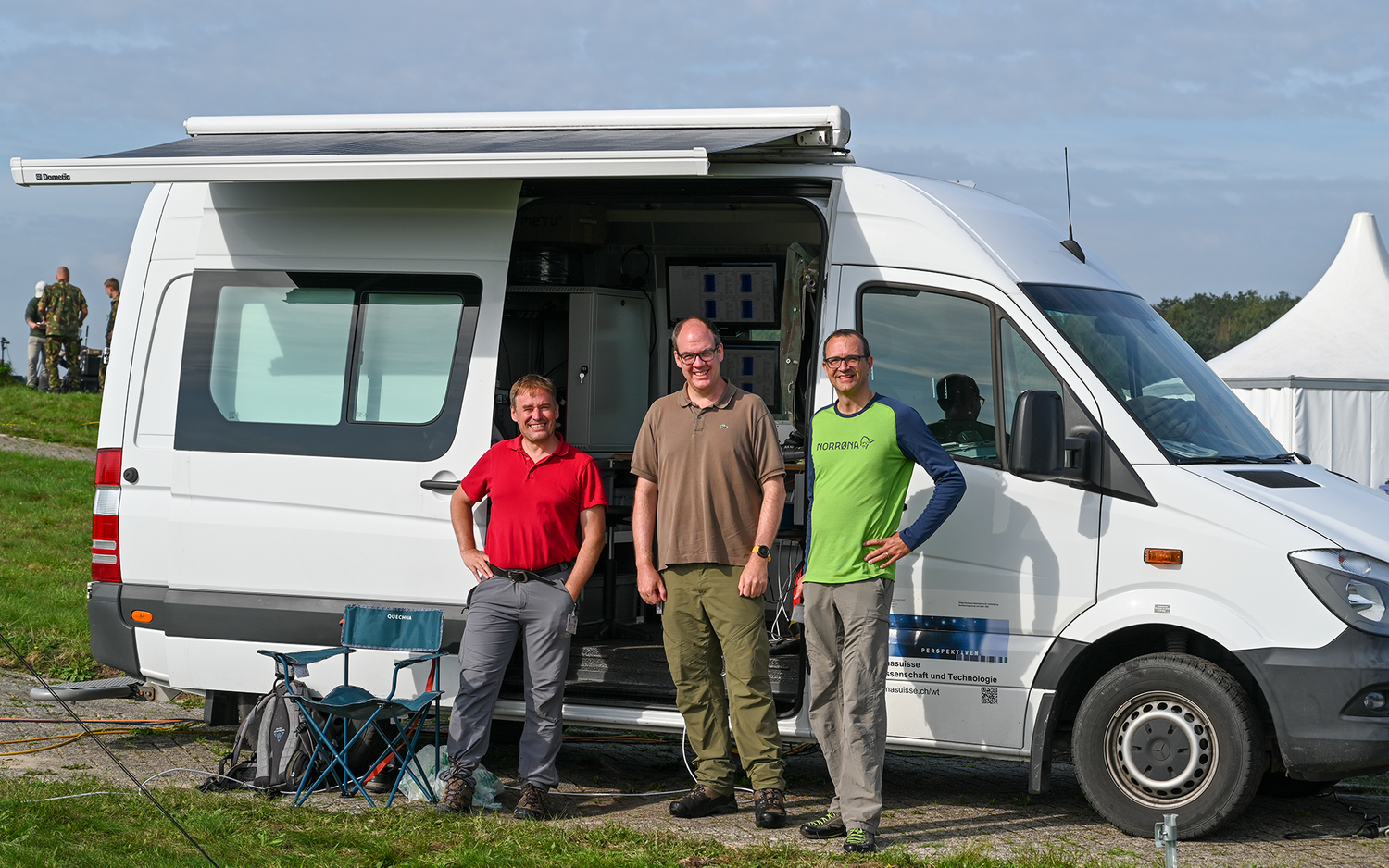 The team from armasuisse S+T after a successful campaign mission