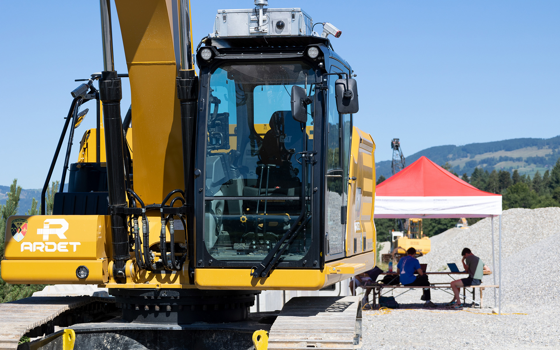 The front of the Gravis Robotics excavator