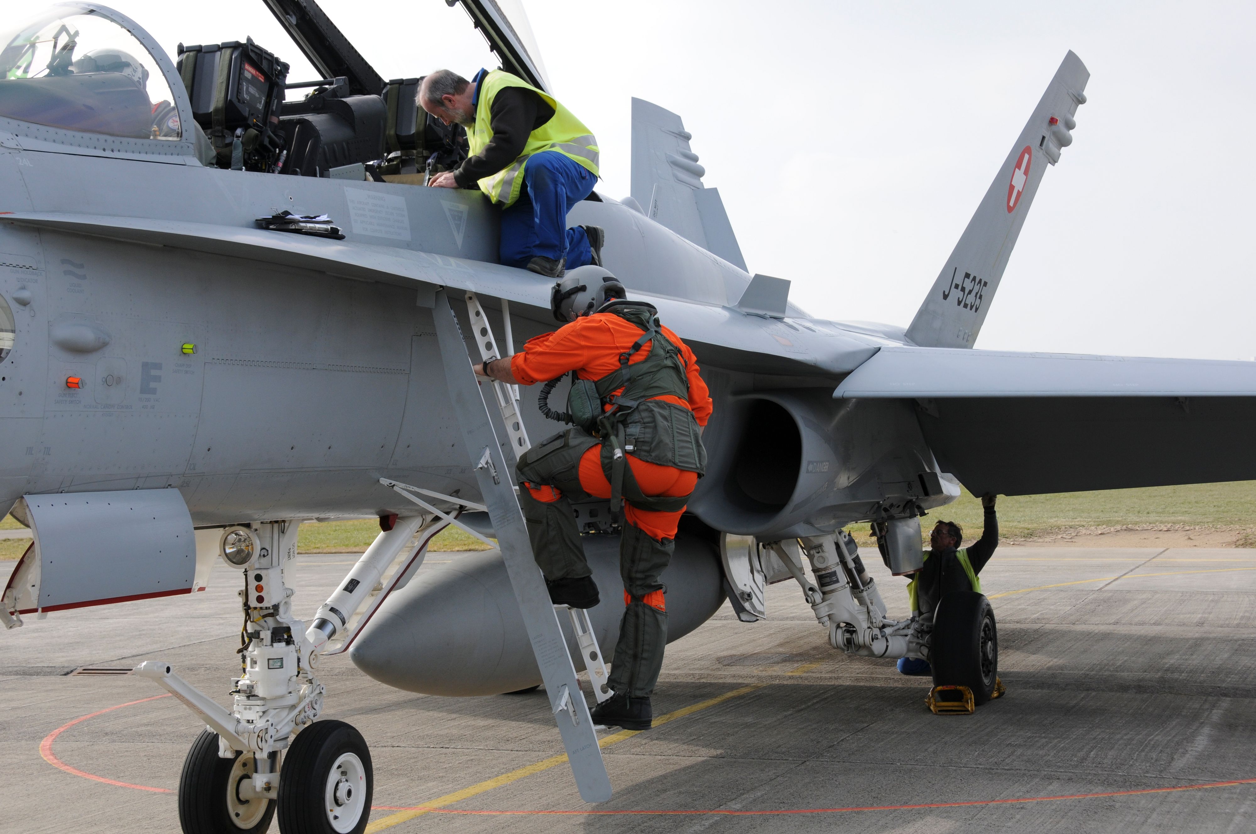 Provision of a F/A-18D