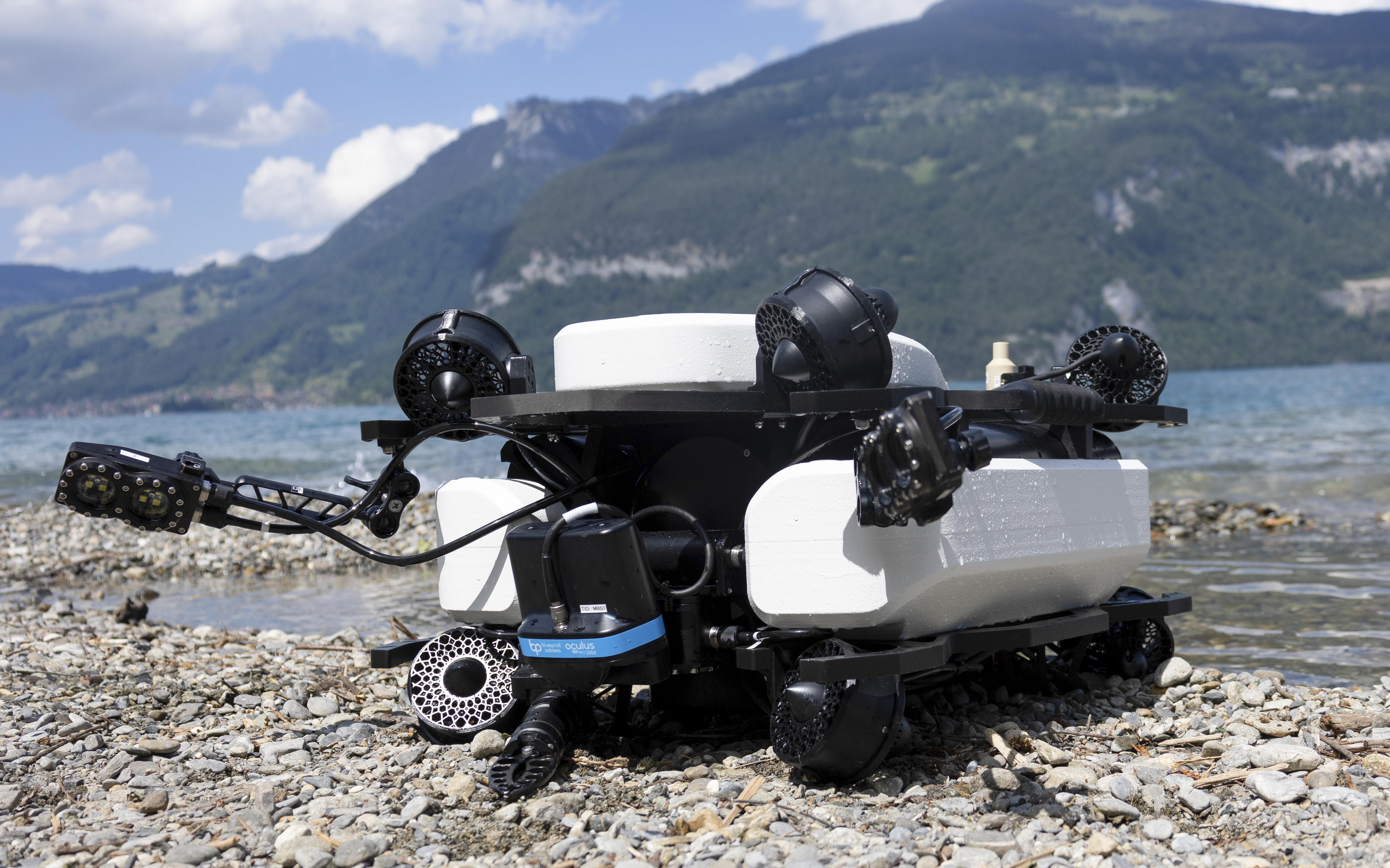 The diving robot Tethys can map the bottom of bodies of water