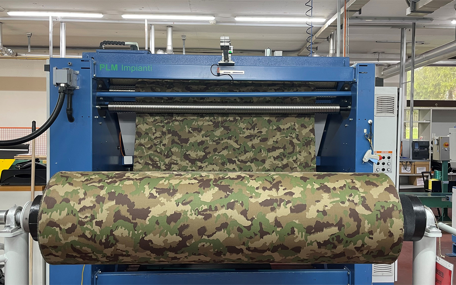 Le tissu fini avec le nouveau motif de camouflage