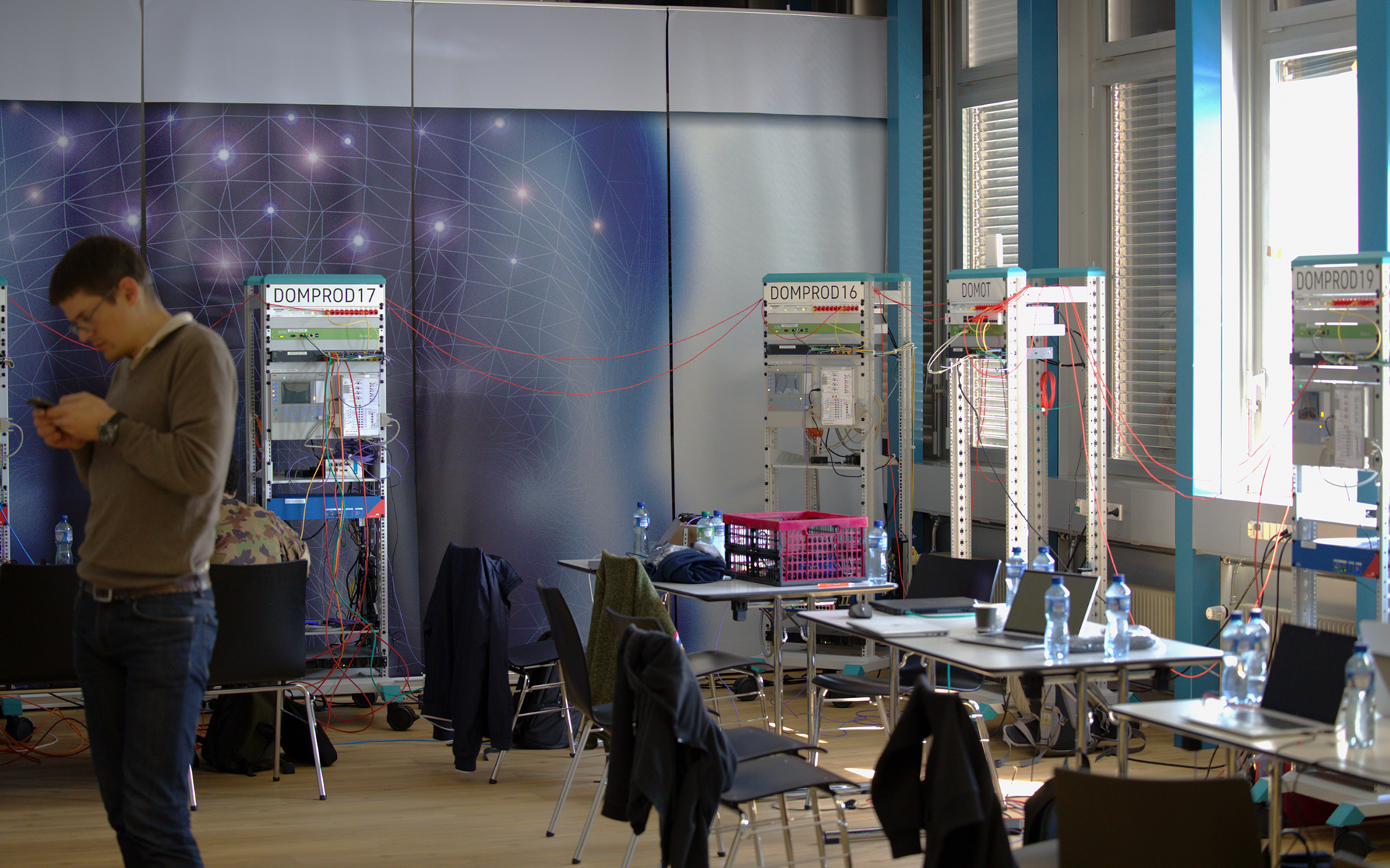 Illustration du Krinflab. Reconstitution d'une sous-station énergétique suisse pour le développement de stratégies d'attaque et de défense