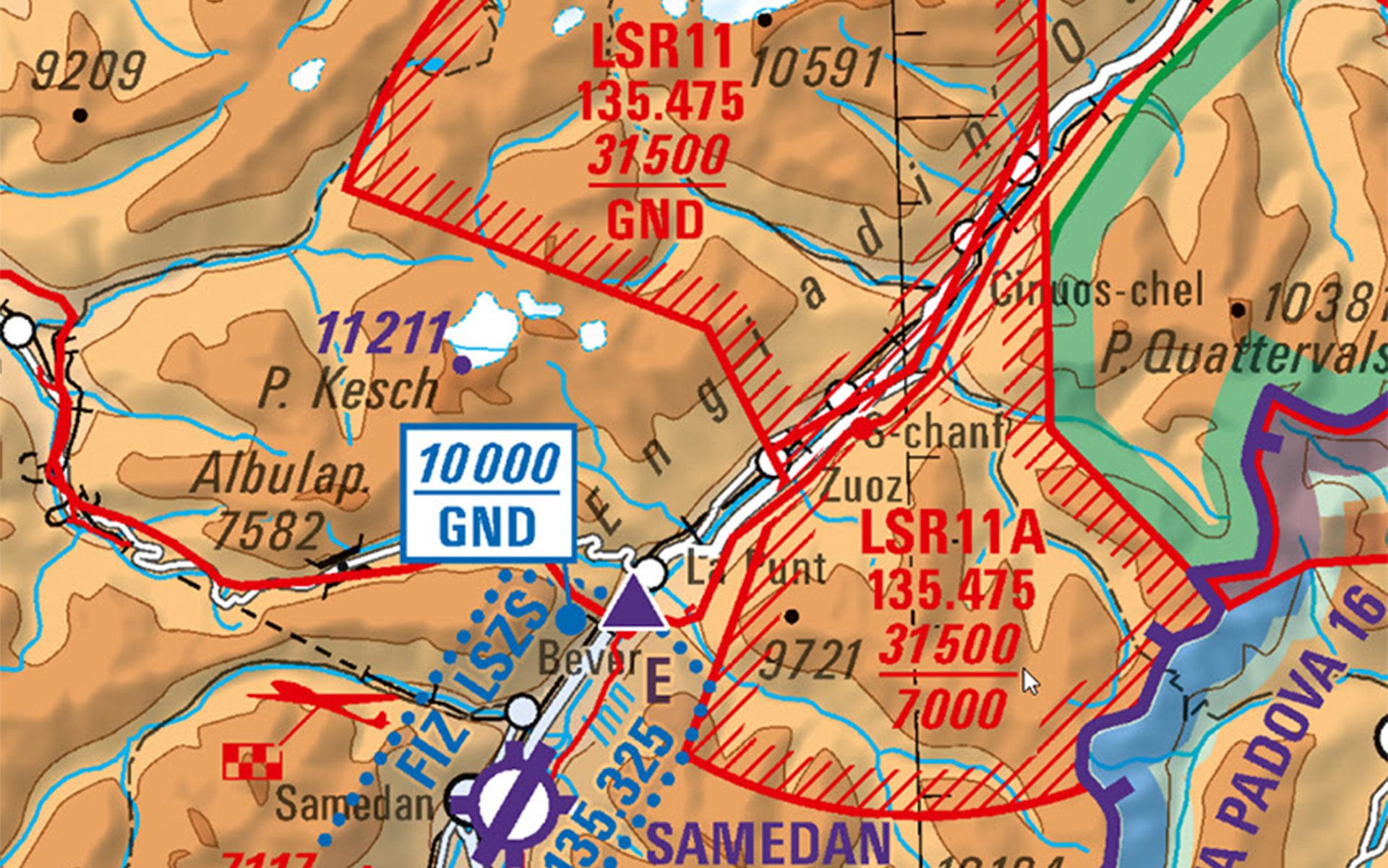 Sur l'extrait de carte ci-joint de la carte aéronautique fédérale de l'Organisation de l'aviation civile internationale (OACI), on peut lire la fréquence radio décisive - en l'occurrence 135.475 MHz - à laquelle les pilotes peuvent faire leur demande.Sur l'extrait de carte ci-joint de la carte aéronautique fédérale de l'Organisation de l'aviation civile internationale (OACI), on peut lire la fréquence radio décisive - en l'occurrence 135.475 MHz - à laquelle les pilotes peuvent faire leur demande.