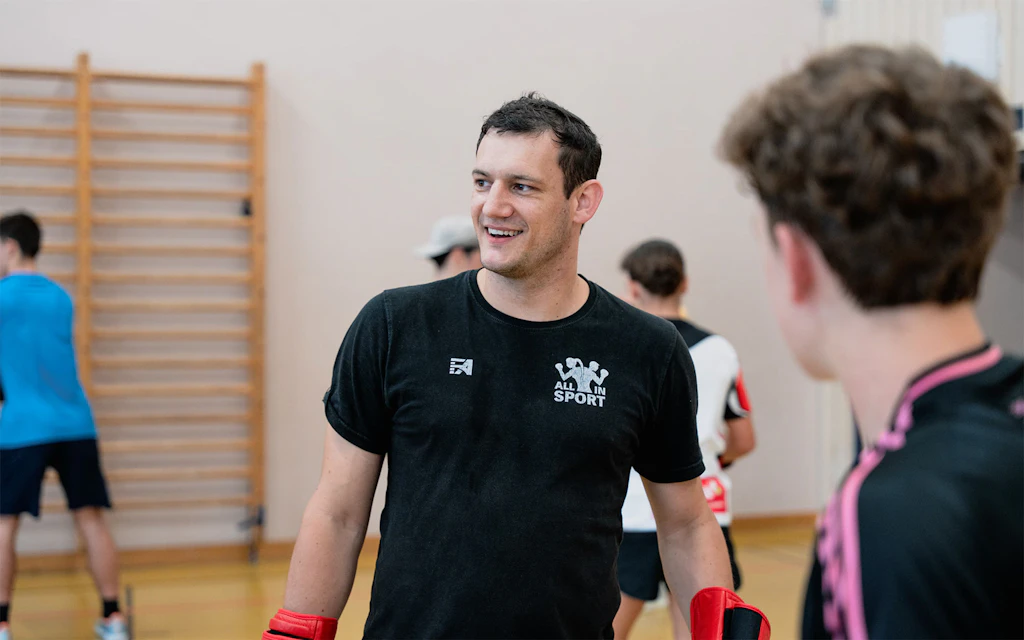 Fondateur d’un studio de sport et d’entraînement, Nicolas Burkhalter est aussi entraîneur en kickboxing.