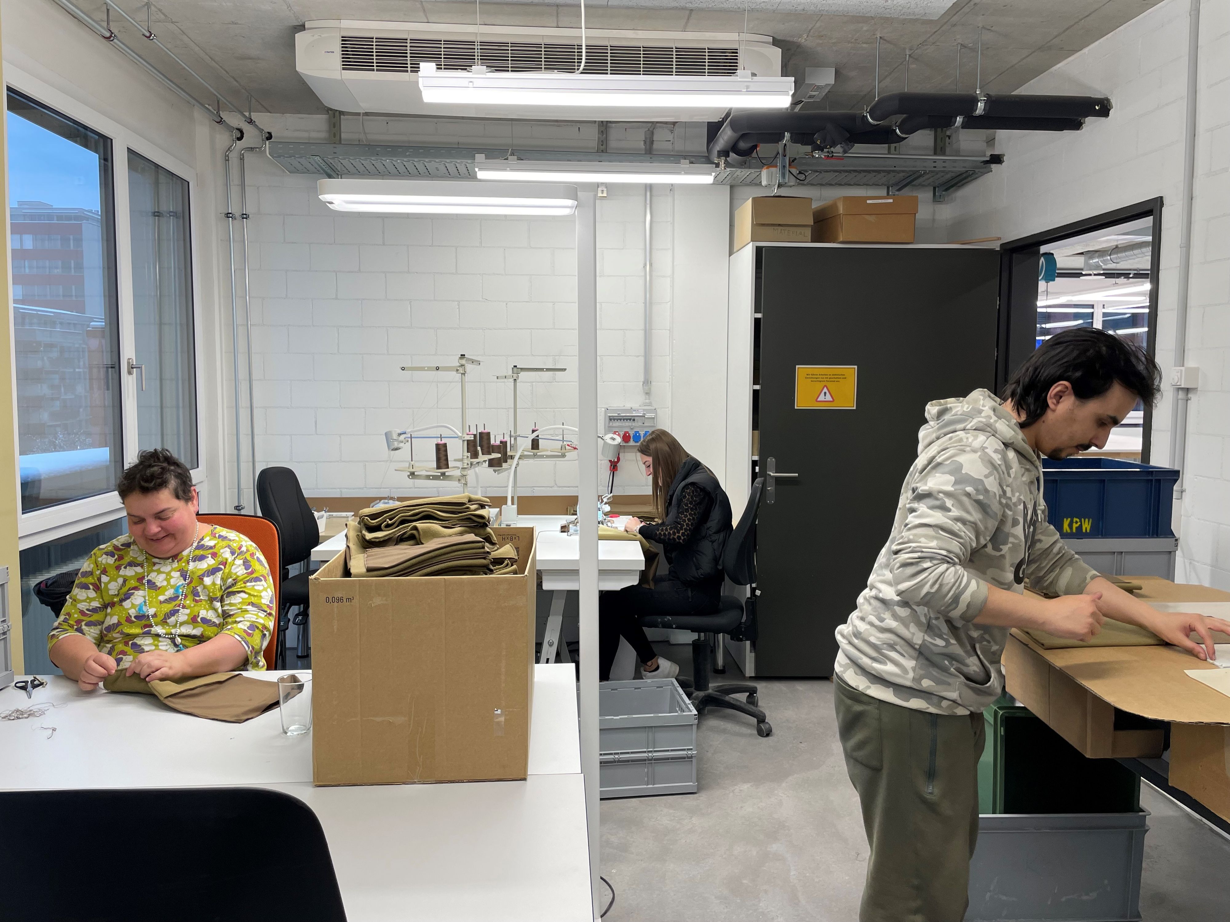 Gli spazi di lavoro più piccoli offrono l'opportunità di un dialogo informale.