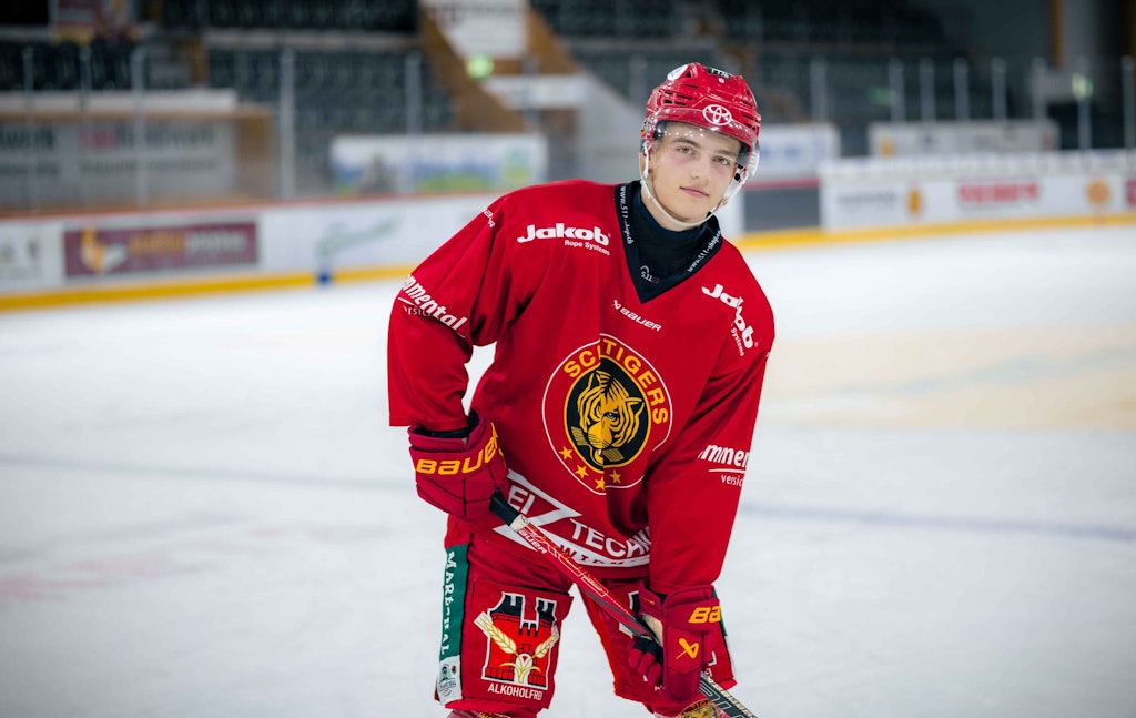 Pieno di energia sul ghiaccio: Nik Lehmann degli SCL Tigers.