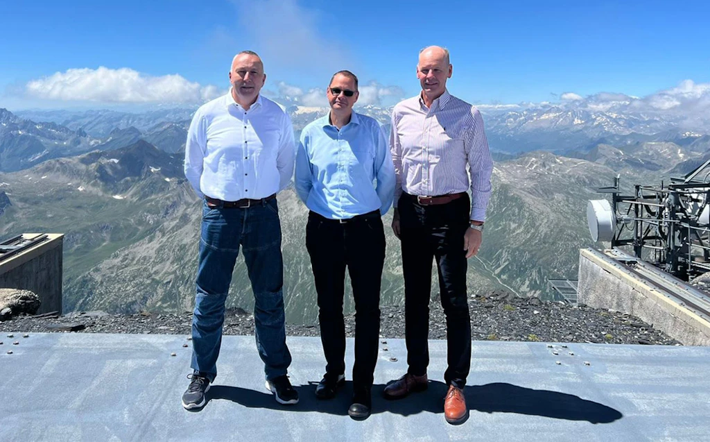 Da sinistra a destra: il viceammiraglio Carsten Stawitzki (direttore nazionale degli armamenti della Germania), Urs Loher (capo dell’armamento svizzero), il tenente generale Harald Vodosek (direttore nazionale degli armamenti dell’Austria)