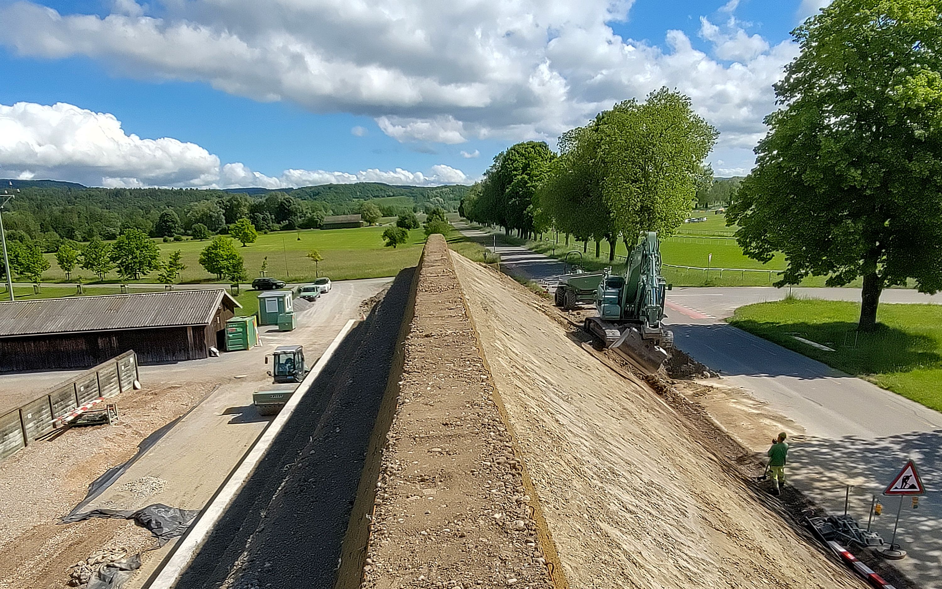 Il nuovo parapalle impedisce la propagazione del rumore e protegge l’ambiente dalle contaminazioni causate dagli esercizi di tiro.