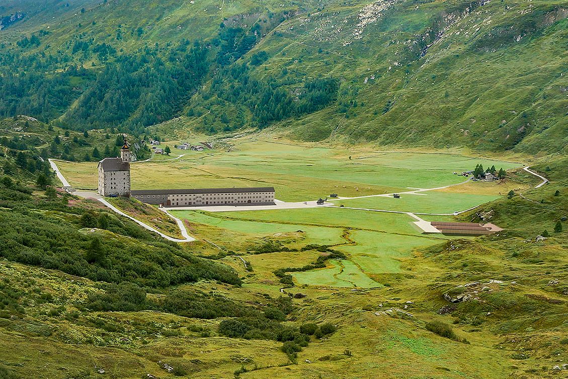 Simplon Spittelmatte con Barralhaus e poligono di tiro 